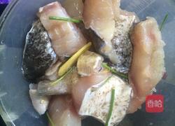 烩炸鱼块的做法图解2