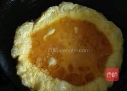 香菜炒鹅蛋的做法图解4