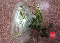 清蒸金鲳鱼的做法图解1
