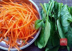 胡萝卜炒菠菜的做法图解2