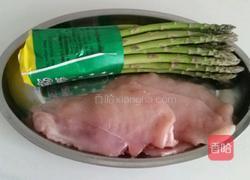 蒜蓉鸡丝芦笋的做法图解1