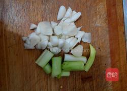 蒜香虎皮辣椒的做法图解2