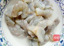 虾仁炒鸡蛋青椒的做法图解1