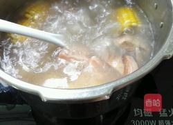 玉米莲藕排骨汤的做法图解6