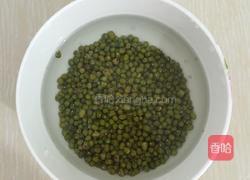 泡发绿豆芽的做法图解1
