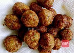 炸萝卜肉丸子的做法图解9