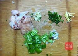 菠萝炒鸡的做法图解1