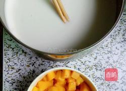 椰汁芒果糕的做法图解3