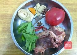 番茄炖牛肉的做法图解1