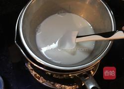 椰丝牛奶小方的做法图解2