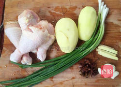 土豆烧鸡腿的做法图解1