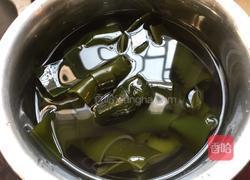 海带豆腐味噌汤的做法图解1