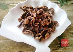 卷心菜炒滑子蘑的做法图解4