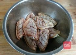 香菇云耳蒸鸡翅的做法图解3