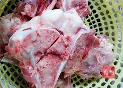 大骨冬瓜汤的做法图解1