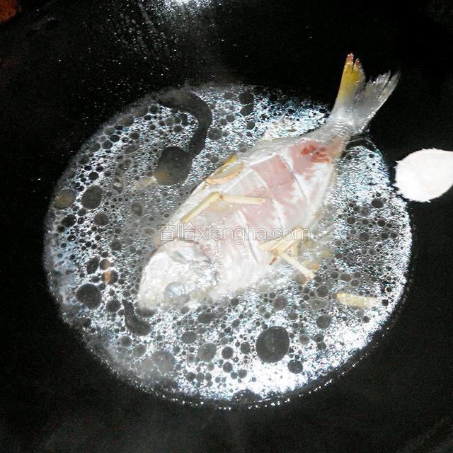再加入一些鸡精