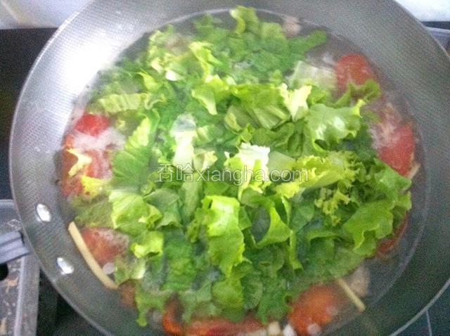 再放入青菜。
