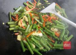 芦笋炒鸡蛋的做法图解7