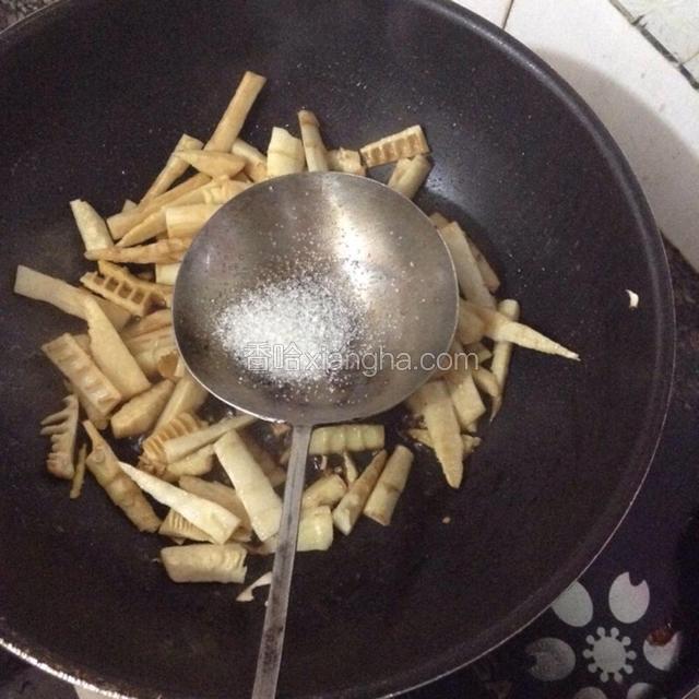 再加点白糖。