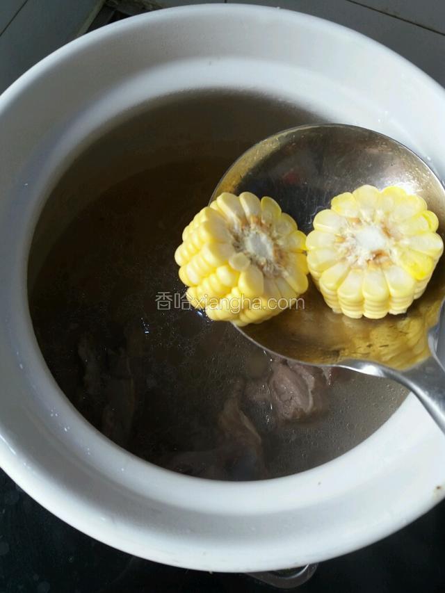 炖好加入玉米