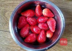 冻草莓的做法图解4
