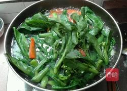 芥蓝炒生肠的做法图解2