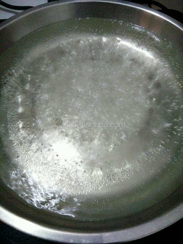 700克水和糖烧开为熟浆