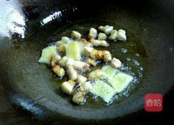 鹌鹑蛋红烧肉的做法图解5