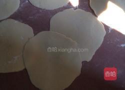 韭菜肉香菇包子的做法图解6