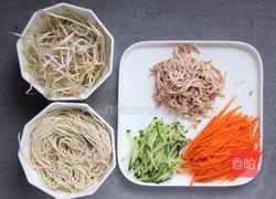 鸡丝麻酱凉面的做法图解2