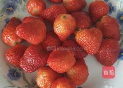 草莓汁的做法图解2