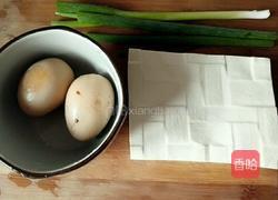 小葱卤蛋拌豆腐的做法图解1