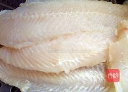 芹菜龙利鱼肉馄饨的做法图解1