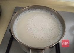 椰汁牛奶芒果糕。的做法图解2