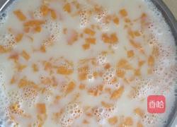 椰汁牛奶芒果糕。的做法图解4