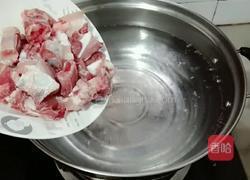 黄豆苦瓜排骨汤的做法图解4