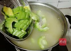 黄豆苦瓜排骨汤的做法图解10