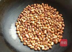 咖啡挂霜花生的做法图解2