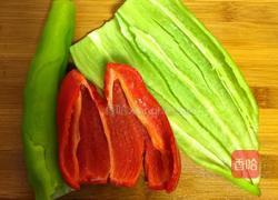 红椒绿意回锅肉的做法图解2