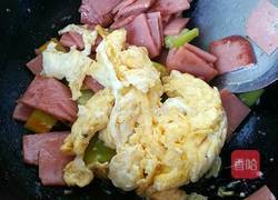 香肠炒鸡蛋的做法图解7