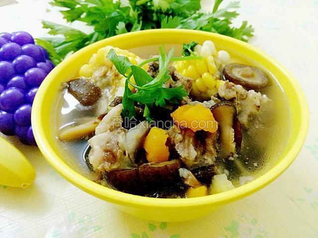 玉米香菇排骨汤