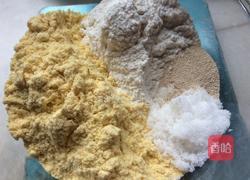 王牌玉米面饼的做法图解1