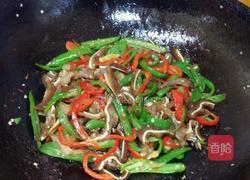 尖椒炒猪耳根的做法图解9