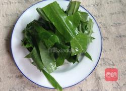 蒲公英猪肝汤的做法图解3