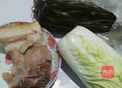大白菜炖粉条的做法图解1