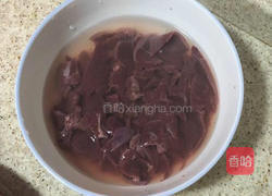 青椒炒猪肝的做法图解2