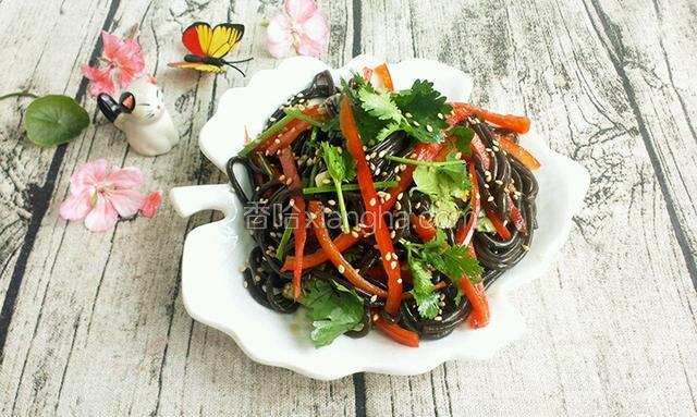 凉拌蕨根粉