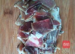 花菜炒腊肉的做法图解2