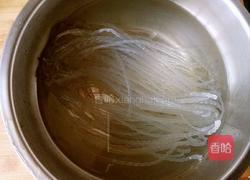 酸菜炖粉条的做法图解2