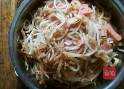绿豆芽香肠炒饼丝的做法图解4